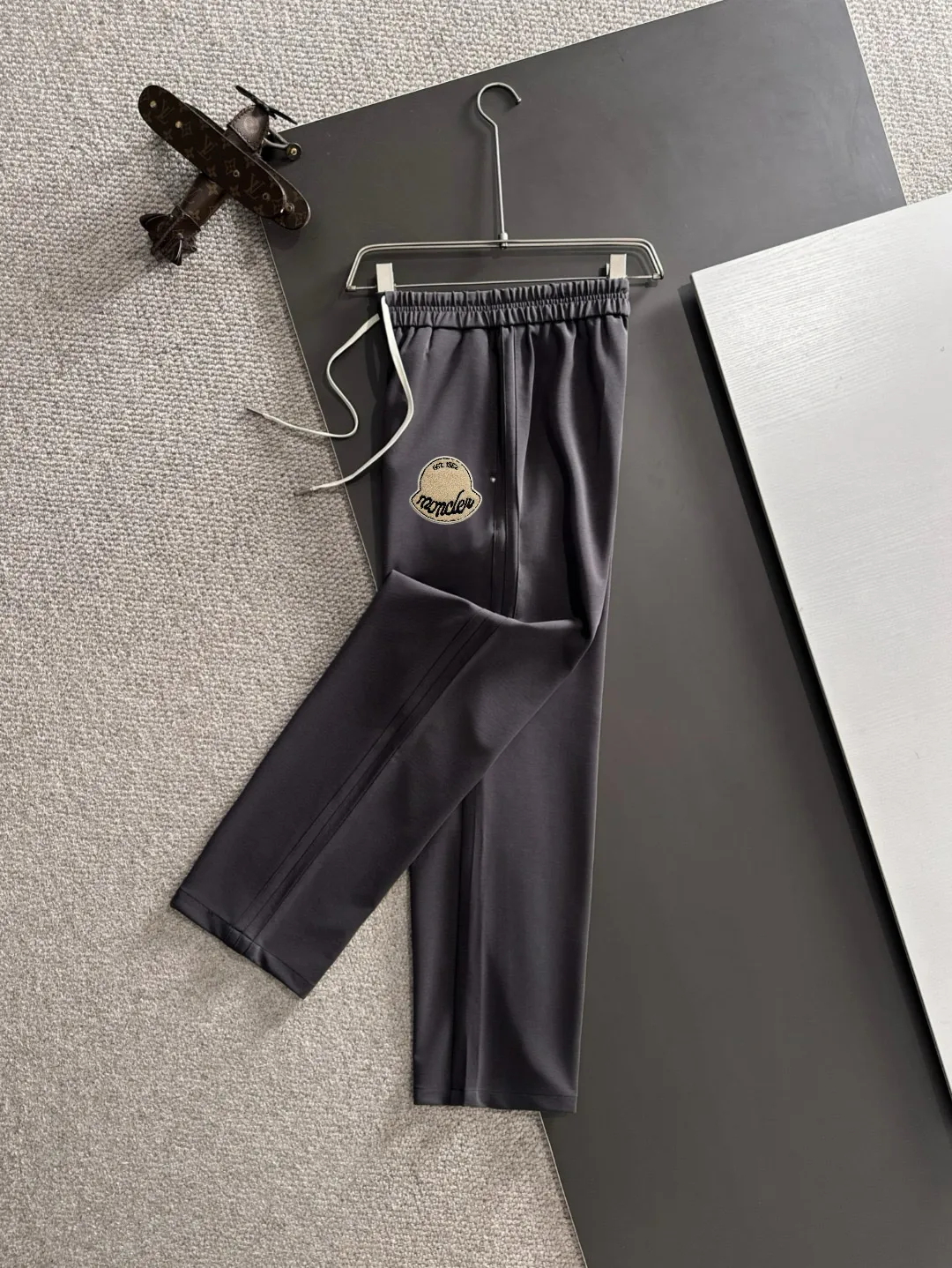 P150， 🐎 🆕2026 New Arrival ！ Classic LOGO ， ， ， 。 ， 。 ：Black Dark Gray Size：29-36